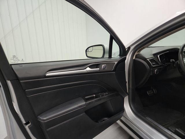 Used 2018 Ford Fusion Titanium AWD/4WD image 21