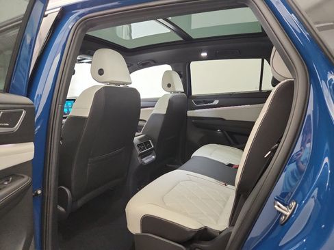 New 2026 Volkswagen Atlas Cross Sport SEL Premium R-Line AWD/4WD image 35