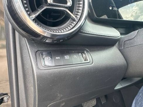 Used 2025 Chevrolet Equinox LT AWD/4WD image 36