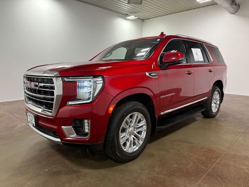 Used 2023 GMC Yukon SLT w/ SLT Luxury Package AWD/4WD image 39