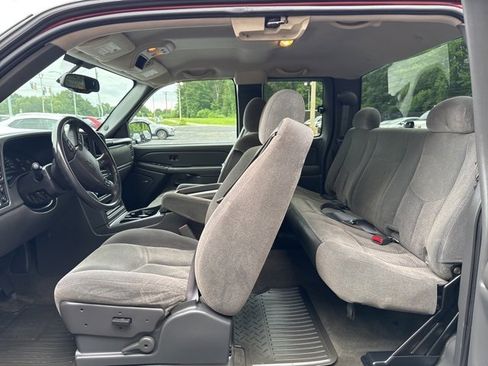 Used 2005 Chevrolet Silverado 1500 w/ Safe And Sound Package image 17