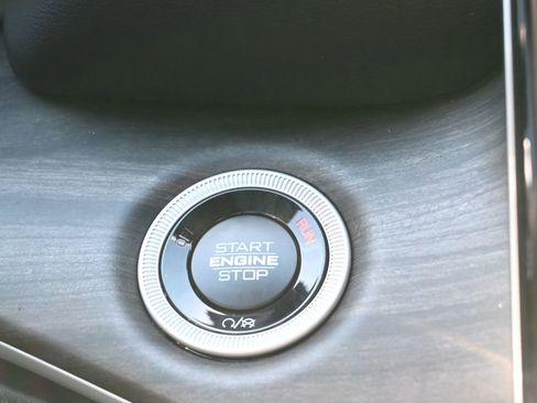 New 2025 Jeep Grand Cherokee L Limited w/ Black Appearance Package image 18