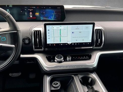 New 2025 Ford Expedition Platinum w/ Driver's Package image 7