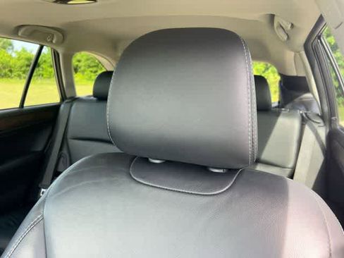Used 2017 Subaru Outback 2.5i Limited AWD/4WD image 25