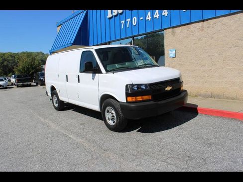 Used 2019 Chevrolet Express 2500 image 1