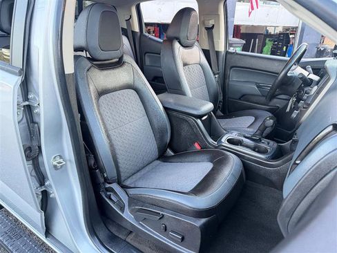 Used 2015 Chevrolet Colorado Z71 w/ LPO, Gearon Divider Package AWD/4WD image 17