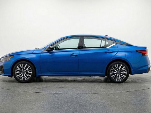 Used 2025 Nissan Altima 2.5 SV image 5