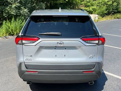 Used 2025 Toyota RAV4 XLE AWD/4WD image 4