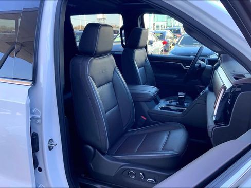 Used 2024 GMC Sierra 1500 Denali w/ Denali Reserve Package image 9