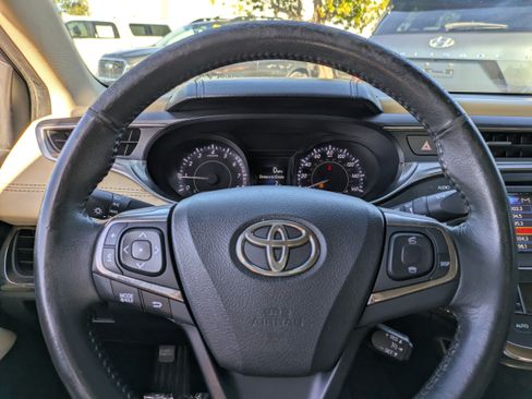 Used 2014 Toyota Avalon XLE image 23