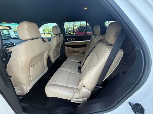Used 2016 Ford Explorer XLT w/ Equipment Group 202A image 28