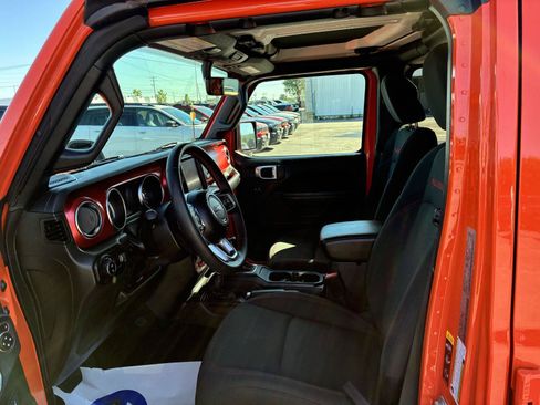 Used 2023 Jeep Gladiator Rubicon w/ LED Lighting Group AWD/4WD image 18