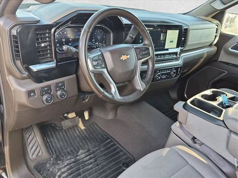 Used 2025 Chevrolet Silverado 1500 LT AWD/4WD image 9