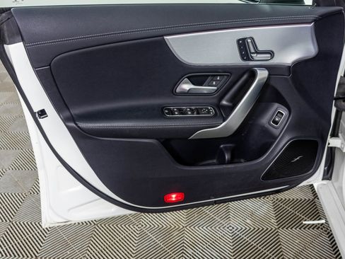 Used 2021 Mercedes-Benz CLA 250 4MATIC image 33