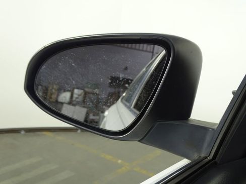 Used 2017 Toyota Camry LE image 37