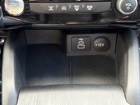 Used 2025 Ford Escape ST-Line w/ Tech Pack #1 AWD/4WD image 7