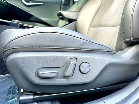 Used 2023 Kia Niro EX w/ EX Cold Weather Package image 14
