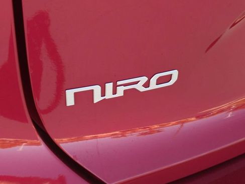 Used 2024 Kia Niro EX FWD image 11