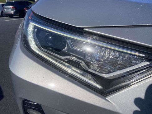 Used 2019 Toyota RAV4 XSE image 4