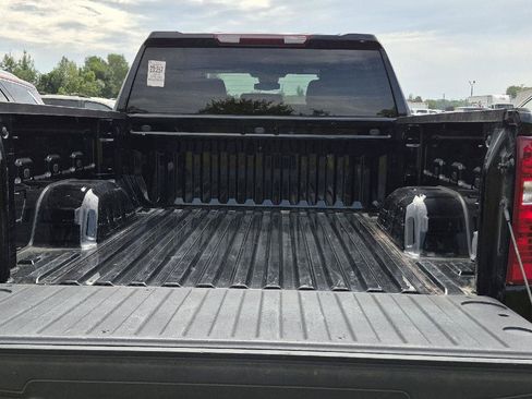 Used 2024 Chevrolet Silverado 1500 LT AWD/4WD image 5