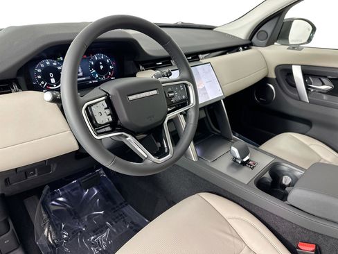 Used 2025 Land Rover Discovery Sport S image 10