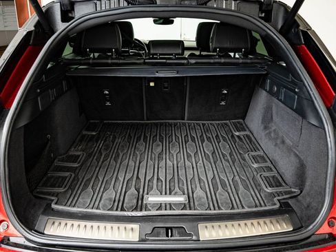 Used 2022 Land Rover Range Rover Velar R-Dynamic S image 17