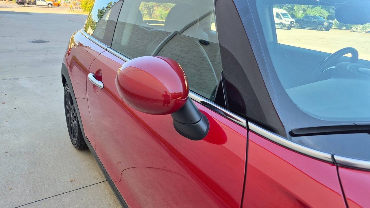 Used 2018 MINI Cooper 2-Door Hardtop FWD image 24