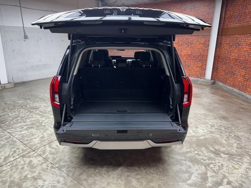 New 2025 Ford Expedition Platinum w/ Platinum Ultimate Package image 26