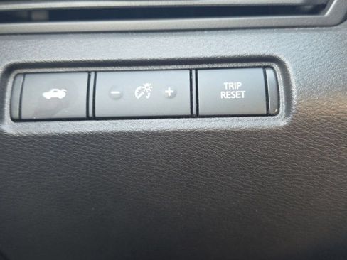 Used 2025 Nissan Altima 2.5 SV FWD image 19