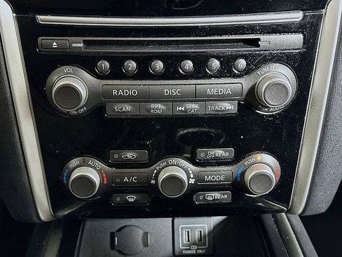 Used 2018 Nissan Pathfinder SV AWD/4WD image 16