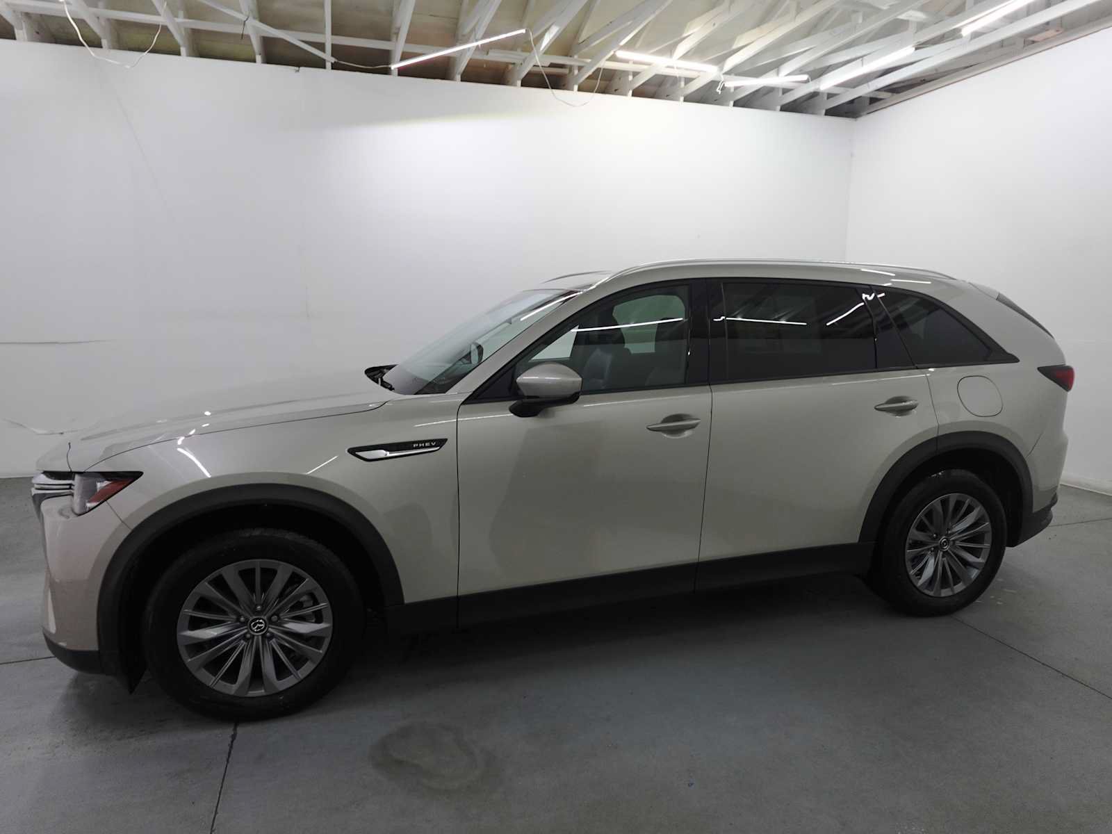 Used 2024 MAZDA CX-90 Plug-In Hybrid w/ Preferred AWD/4WD image 8