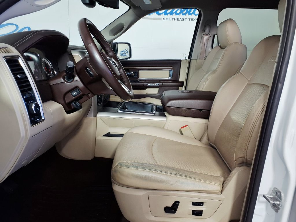 Used 2014 RAM 1500 Laramie w/ Convenience Group AWD/4WD image 8