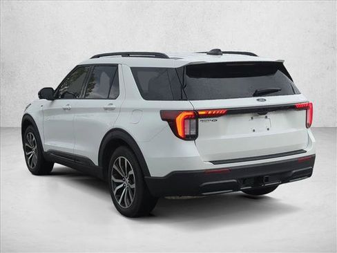 Used 2025 Ford Explorer ST-Line w/ Premium Package image 7