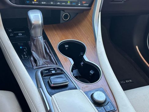 Used 2018 Lexus RX 450h AWD image 24