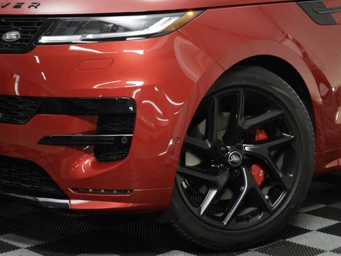 Certified 2025 Land Rover Range Rover Sport Dynamic SE AWD/4WD image 3