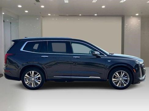 Certified 2024 Cadillac XT6 Premium Luxury w/ Technology Package FWD image 5