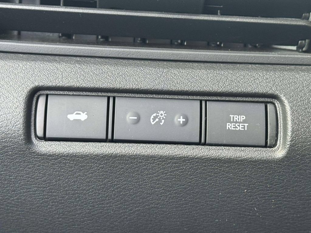 Used 2025 Nissan Altima 2.5 S FWD image 18