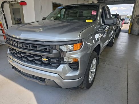 Used 2023 Chevrolet Silverado 1500 Custom AWD/4WD image 2
