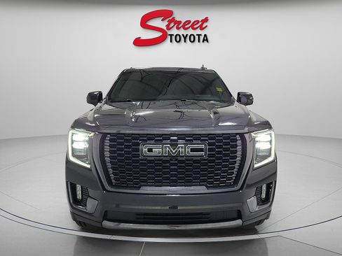 Used 2023 GMC Yukon XL Denali Ultimate AWD/4WD image 6