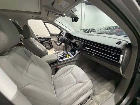 Used 2020 Audi Q7 3.0T Prestige w/ Prestige Package AWD/4WD image 36