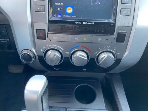 Used 2016 Toyota Tundra SR5 w/ SR5 Upgrade Package image 34