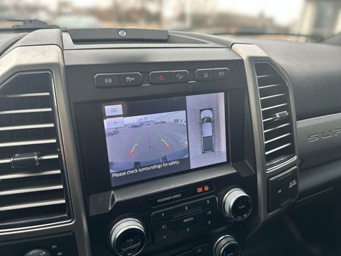 Used 2021 Ford F250 Platinum w/ FX4 Off-Road Package image 24