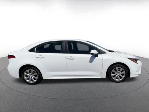 Used 2025 Toyota Corolla LE FWD image 16