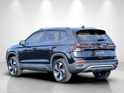 New 2026 Volkswagen Taos SE AWD/4WD image 3