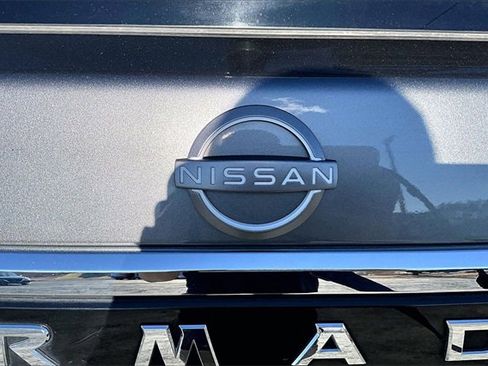 Used 2023 Nissan Armada SL w/ Captain's Chairs Package image 33