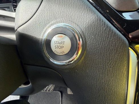 Used 2015 Nissan Pathfinder SV image 41