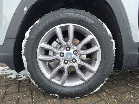 Used 2024 GMC Terrain SLT w/ Infotainment Package II image 11