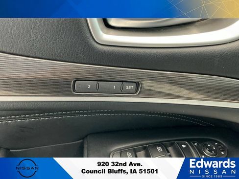 Used 2017 INFINITI QX60 Luxe w/ Premium Plus Package AWD/4WD image 24