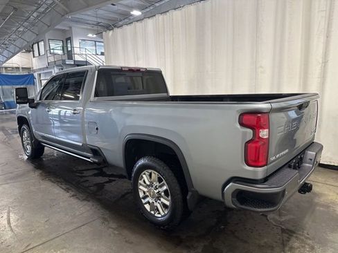 Used 2024 Chevrolet Silverado 2500 High Country image 6