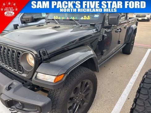 Used 2025 Jeep Gladiator Sport image 1